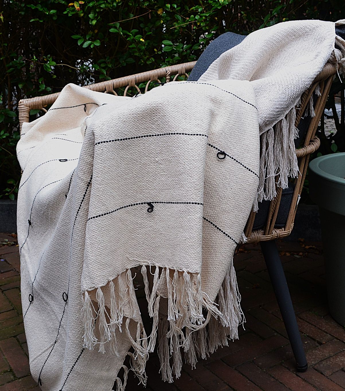 Lus en Lijn Handgeweven Plaid – 100% Katoen, Naturel met Zwarte Details, 180x120 cm