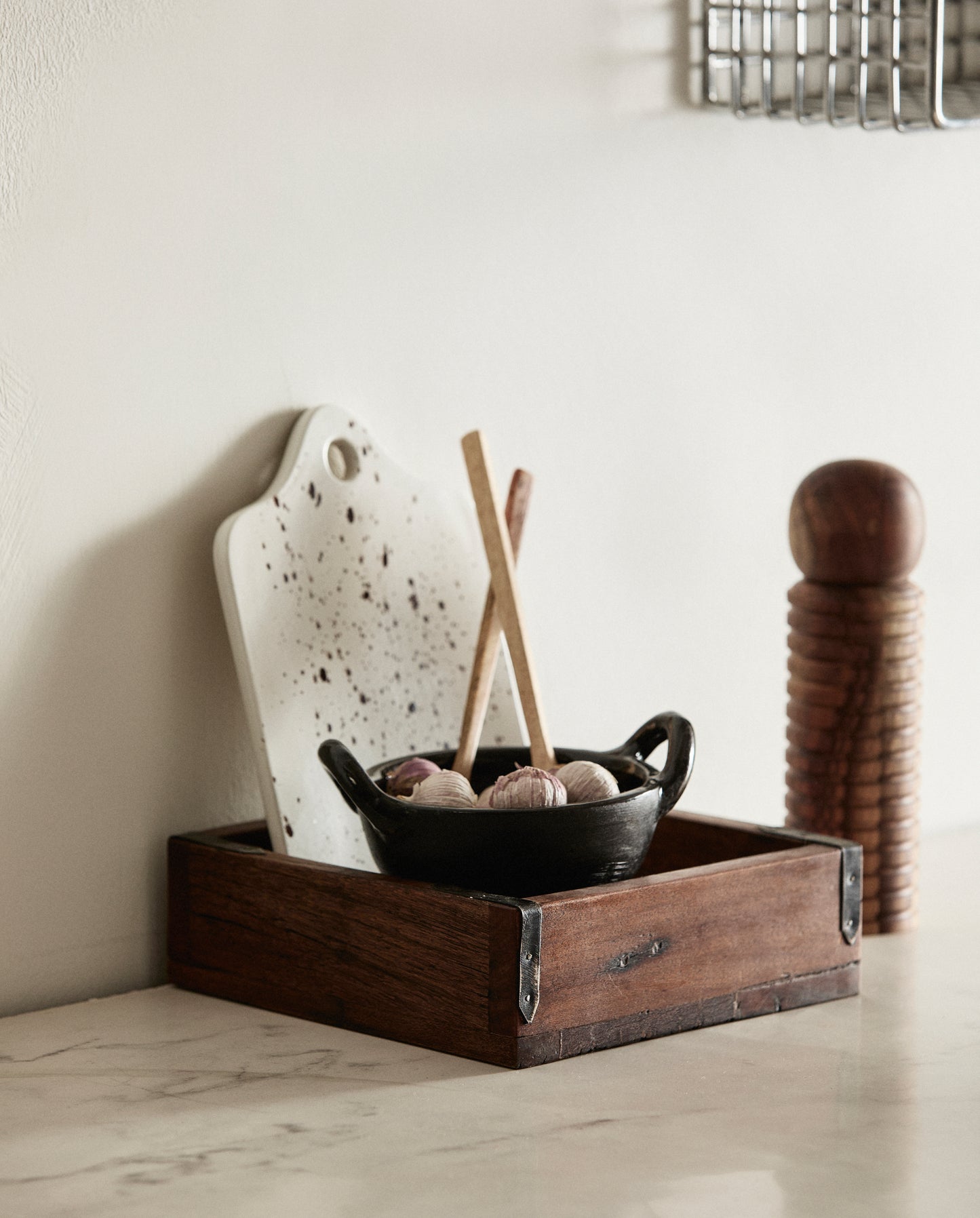 Ria Plate W. Splash serving plate - Servies van Nordal