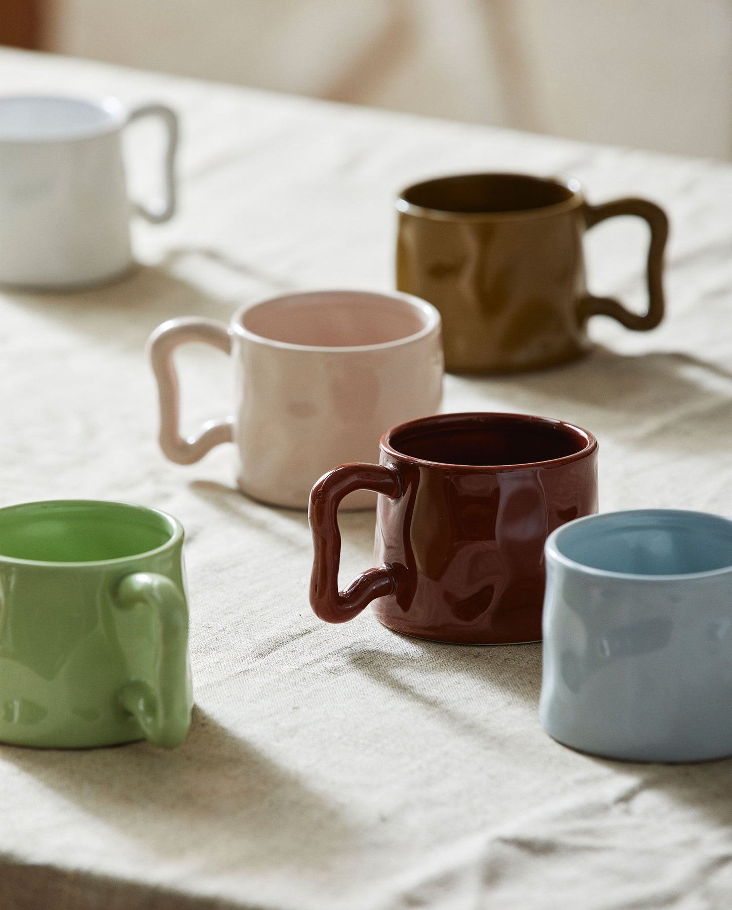 Scandinavisch servies - Keramische Beker Wasabi licht roze - organische vorm - Nordal