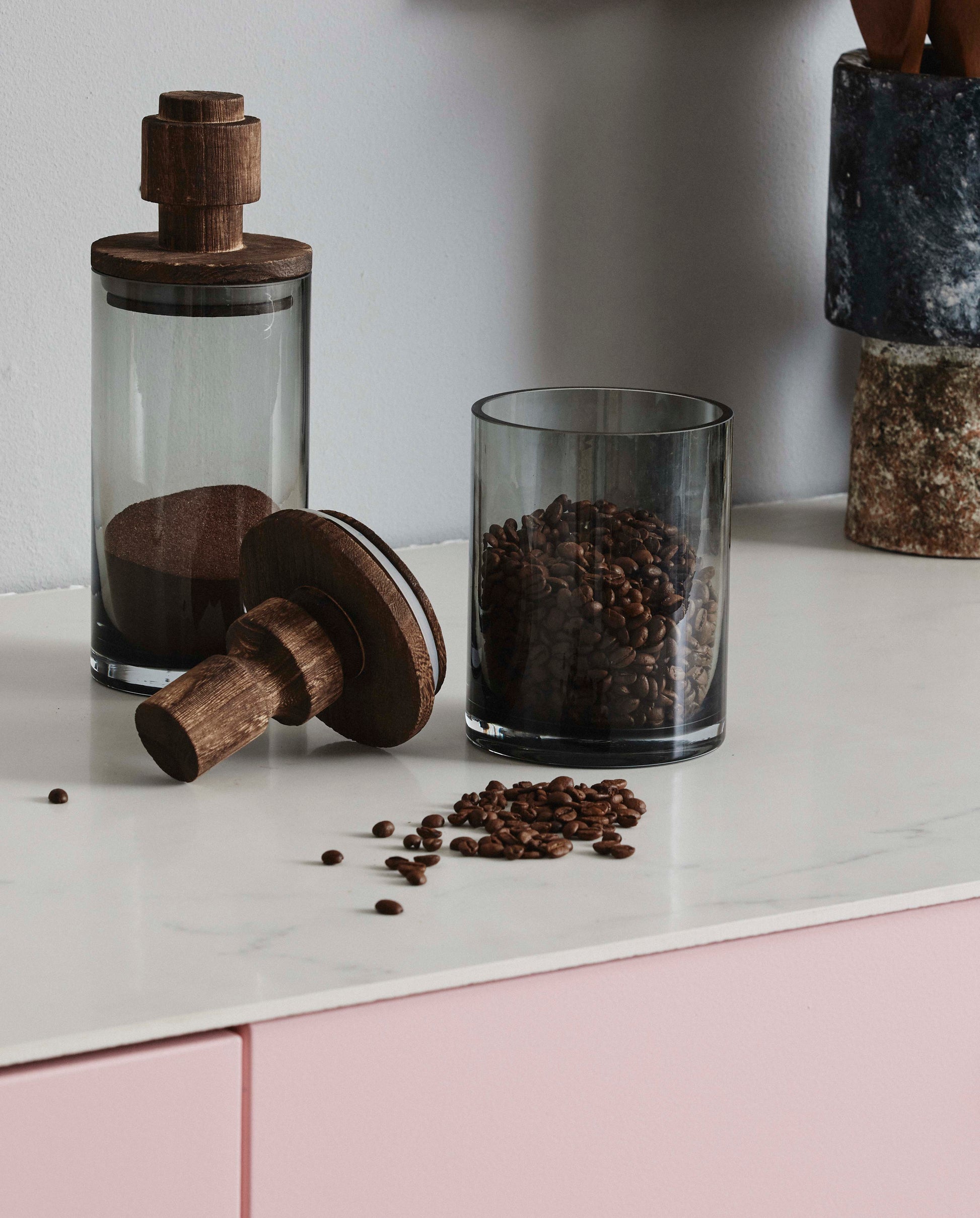 SALVIE glazen voorraadpot gerookt glas L - Servies van Nordal