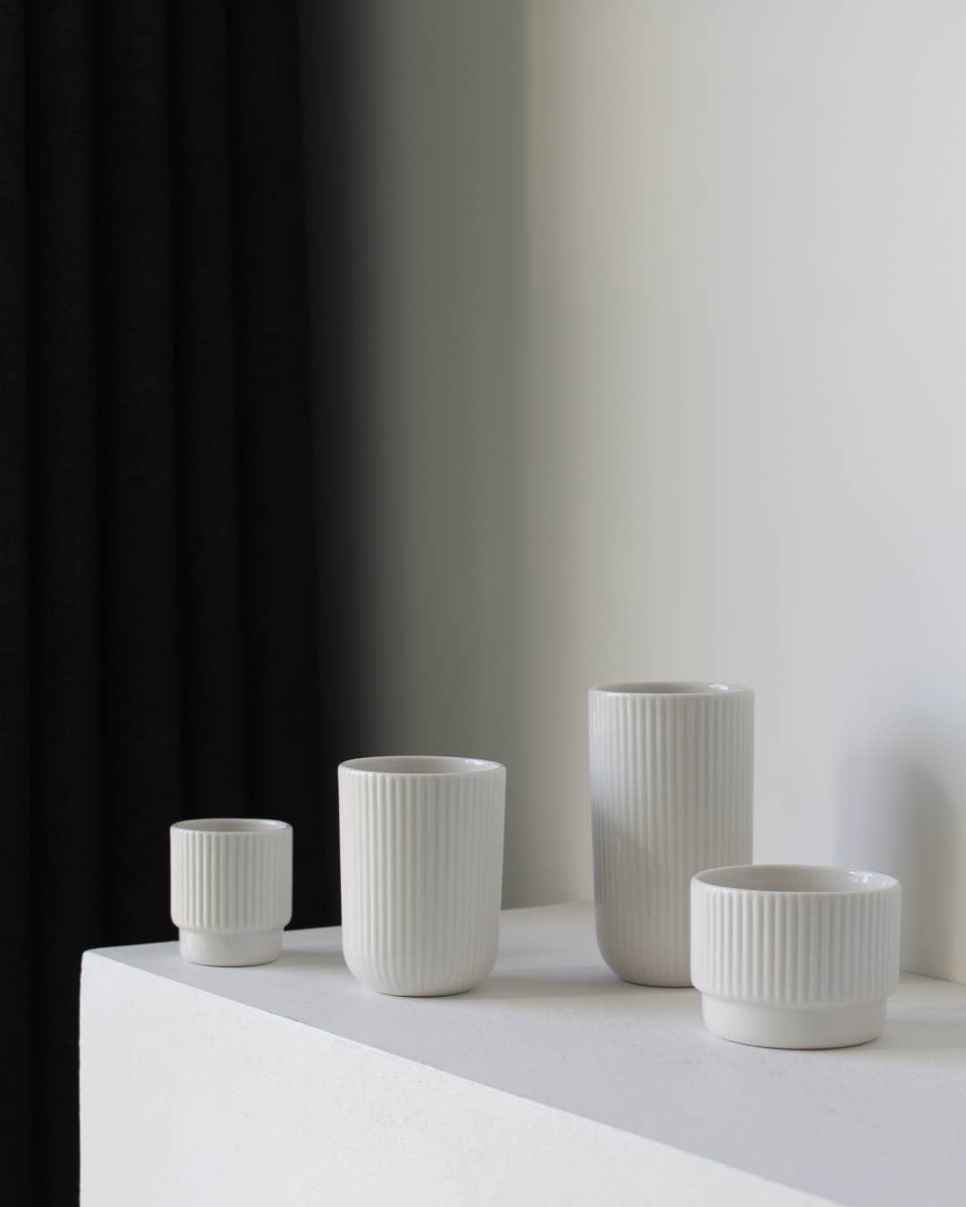 Witte steengoed espresso mok – 60 ml, handgemaakt, Archive Studio Amsterdam, te koop bij Nook. concept.